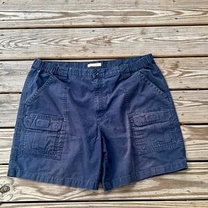 Savane vintage cargo shorts pockets elastic waist.